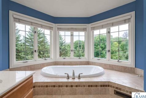 113 Hidden Oaks Circle Mankato MN 56001