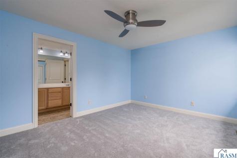 113 Hidden Oaks Circle Mankato MN 56001