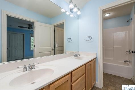113 Hidden Oaks Circle Mankato MN 56001