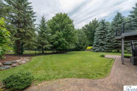 113 Hidden Oaks Circle Mankato MN 56001