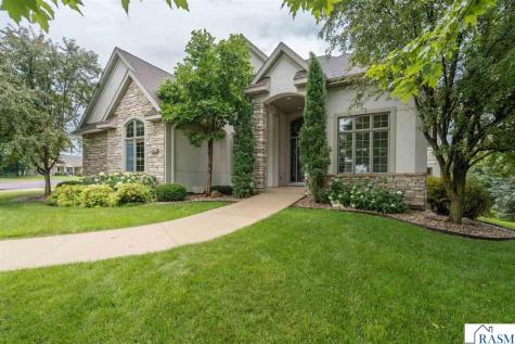 113 Hidden Oaks Circle Mankato MN 56001