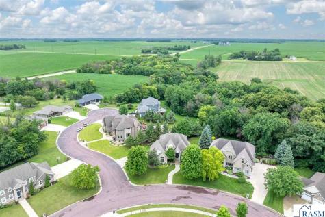 113 Hidden Oaks Circle Mankato MN 56001
