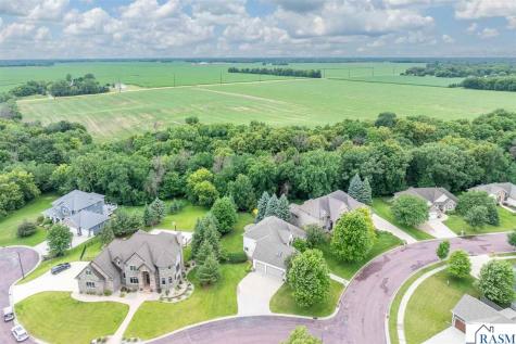113 Hidden Oaks Circle Mankato MN 56001
