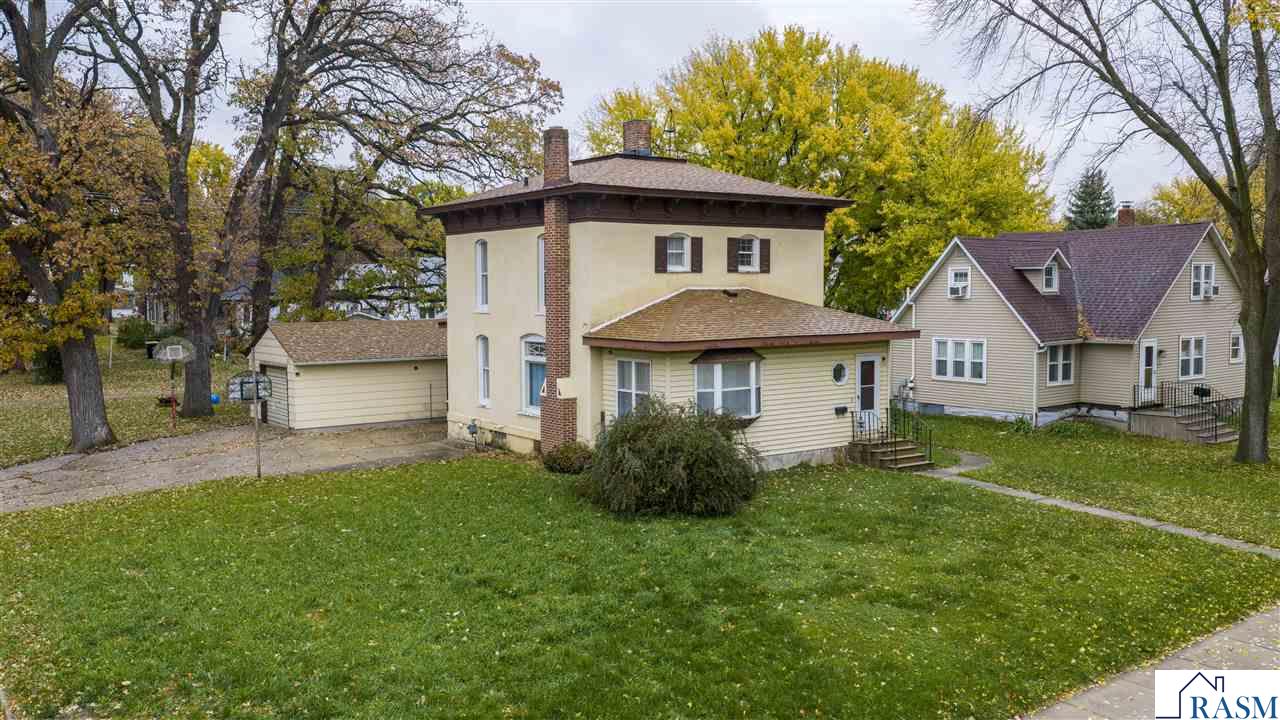 228 W 4th Street Blue Earth MN 56013