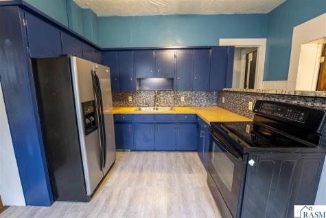 228 W 4th Street Blue Earth MN 56013
