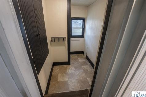 228 W 4th Street Blue Earth MN 56013