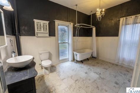 228 W 4th Street Blue Earth MN 56013