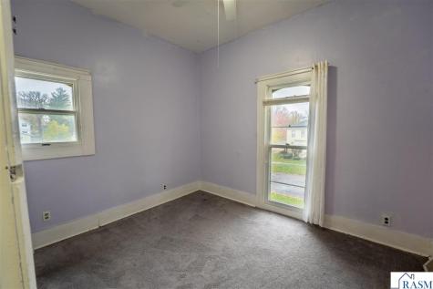 228 W 4th Street Blue Earth MN 56013