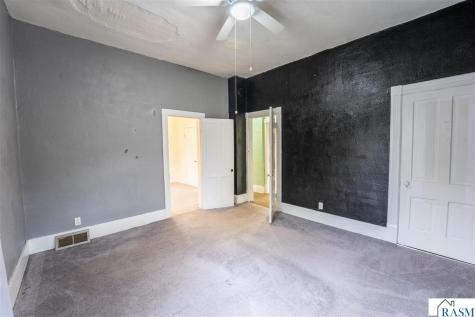 228 W 4th Street Blue Earth MN 56013