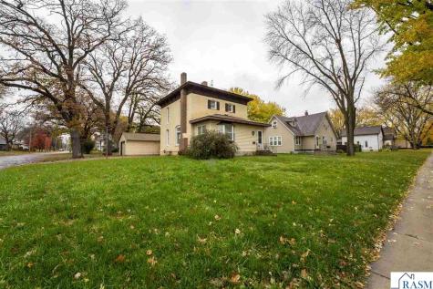 228 W 4th Street Blue Earth MN 56013