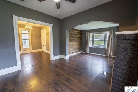 228 W 4th Street Blue Earth MN 56013