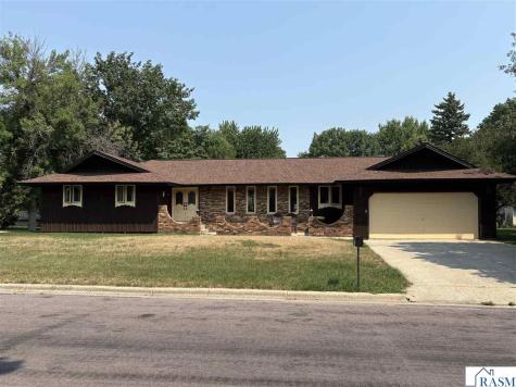 511 SW 3rd Street Madelia MN 56062