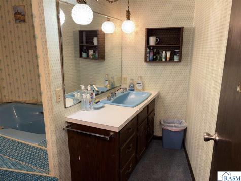511 SW 3rd Street Madelia MN 56062