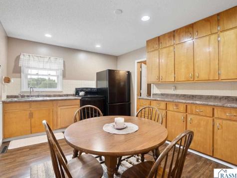 828 E Clinton Street Waterville MN 56096