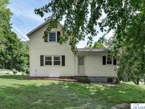 828 E Clinton Street Waterville MN 56096