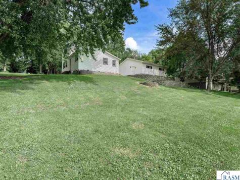 828 E Clinton Street Waterville MN 56096