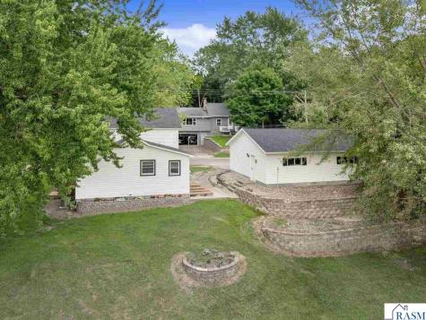 828 E Clinton Street Waterville MN 56096