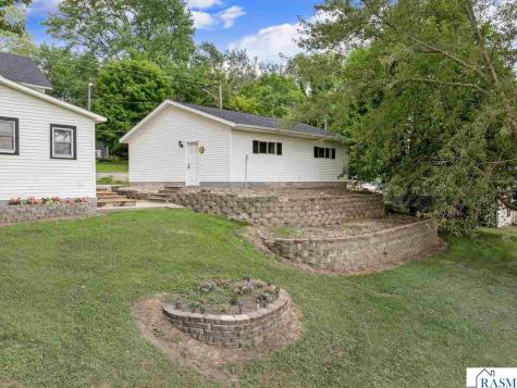 828 E Clinton Street Waterville MN 56096