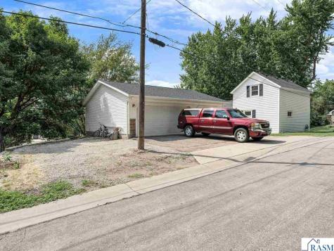 828 E Clinton Street Waterville MN 56096