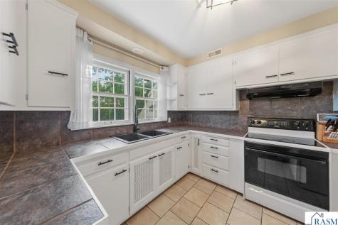 925 South Avenue North Mankato MN 56003
