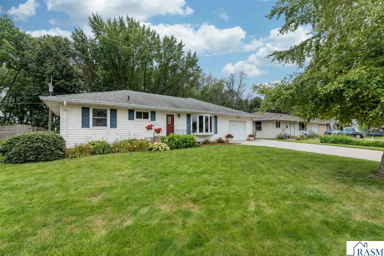 2613 E Main Street Mankato MN 56001