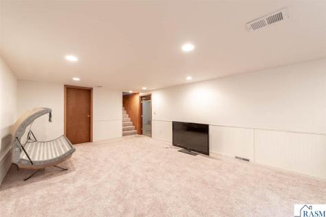 2613 E Main Street Mankato MN 56001