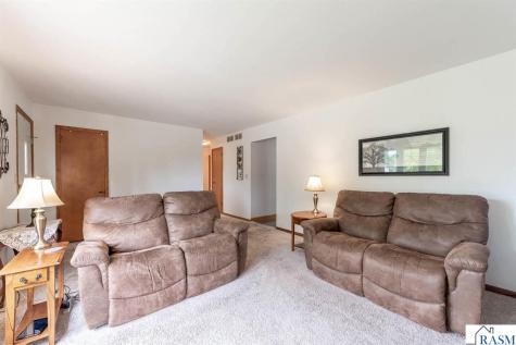 2613 E Main Street Mankato MN 56001