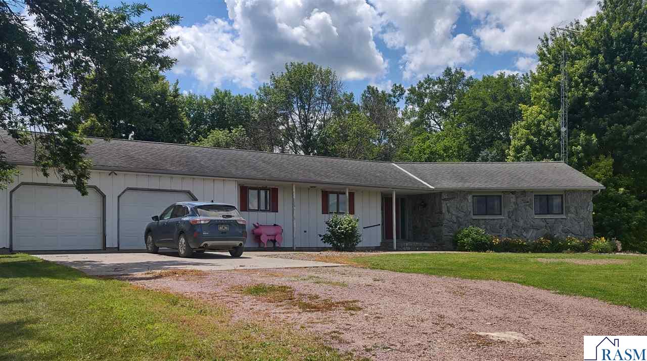 737 40th Street Dunnell MN 56127