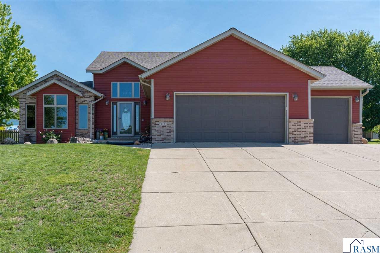 413 Thomas Drive Eagle Lake MN 56024