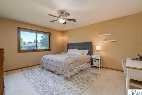 413 Thomas Drive Eagle Lake MN 56024