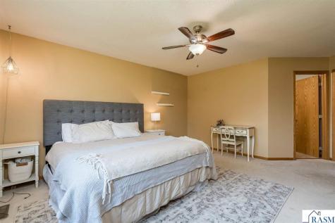 413 Thomas Drive Eagle Lake MN 56024