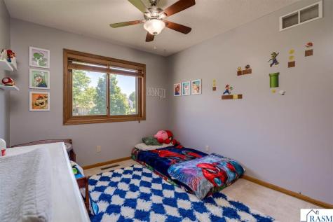 413 Thomas Drive Eagle Lake MN 56024
