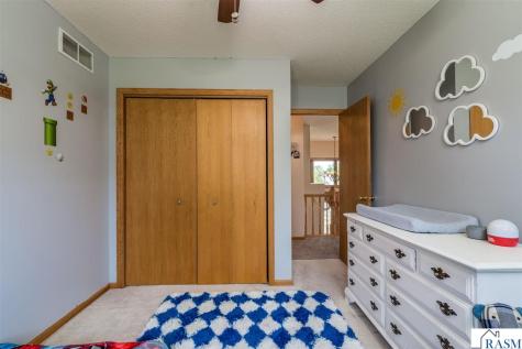 413 Thomas Drive Eagle Lake MN 56024