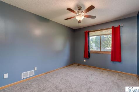 413 Thomas Drive Eagle Lake MN 56024
