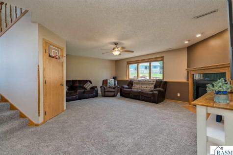 413 Thomas Drive Eagle Lake MN 56024