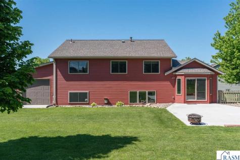 413 Thomas Drive Eagle Lake MN 56024
