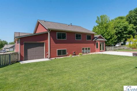413 Thomas Drive Eagle Lake MN 56024