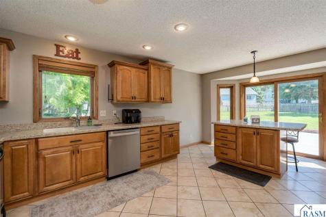 413 Thomas Drive Eagle Lake MN 56024