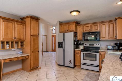 413 Thomas Drive Eagle Lake MN 56024