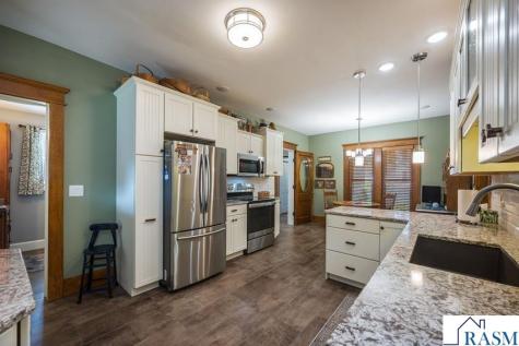 216 W 2nd Street Blue Earth MN 56013