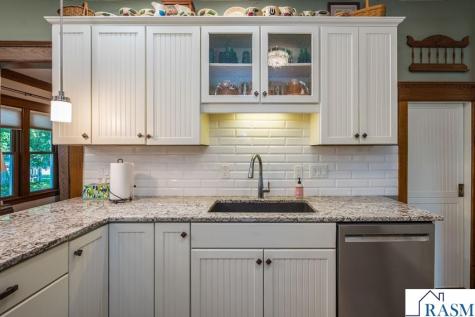 216 W 2nd Street Blue Earth MN 56013
