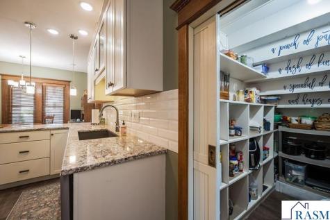 216 W 2nd Street Blue Earth MN 56013