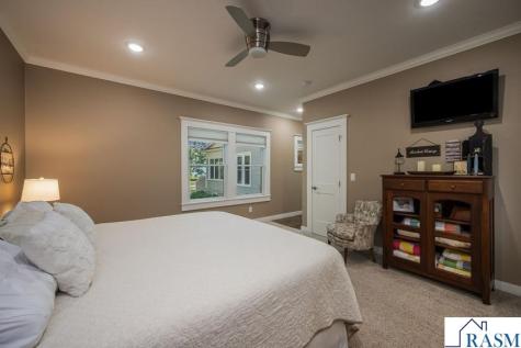 216 W 2nd Street Blue Earth MN 56013