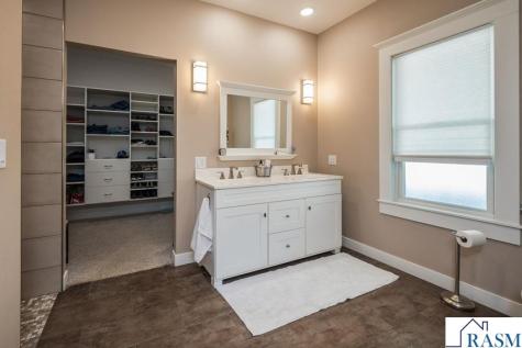 216 W 2nd Street Blue Earth MN 56013