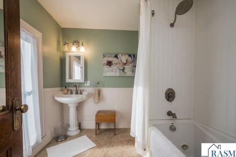 216 W 2nd Street Blue Earth MN 56013