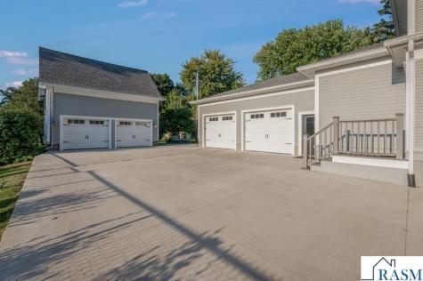 216 W 2nd Street Blue Earth MN 56013