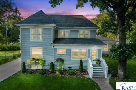 216 W 2nd Street Blue Earth MN 56013