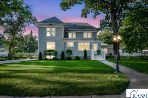 216 W 2nd Street Blue Earth MN 56013