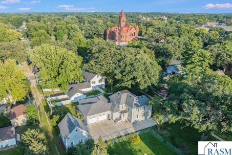 216 W 2nd Street Blue Earth MN 56013
