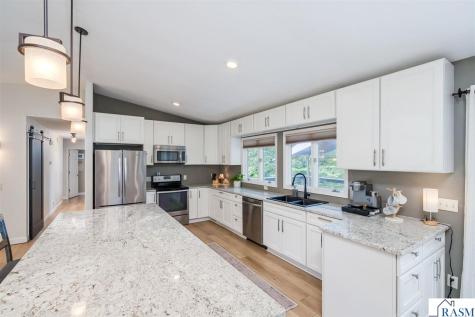 40 North Hill Court Mankato MN 56001